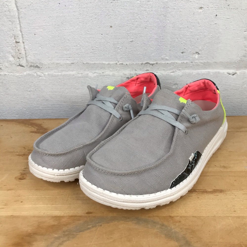 Hey Dude Womens 8 Wendy Shoes Snake Linen Steel Grey